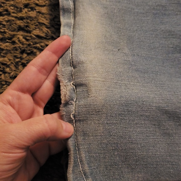 Red Rivet light jeans - Picture 3 of 5